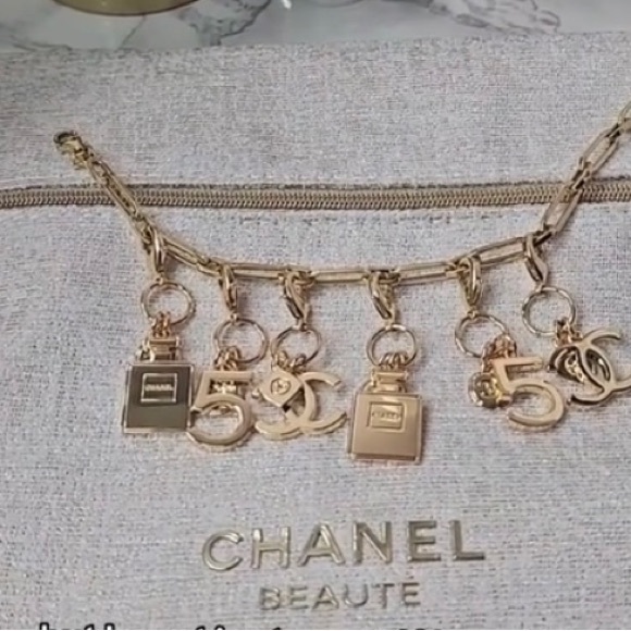 CHANEL Cosmetics Limited Edition Holiday Double Charm - Picture 2 of 4